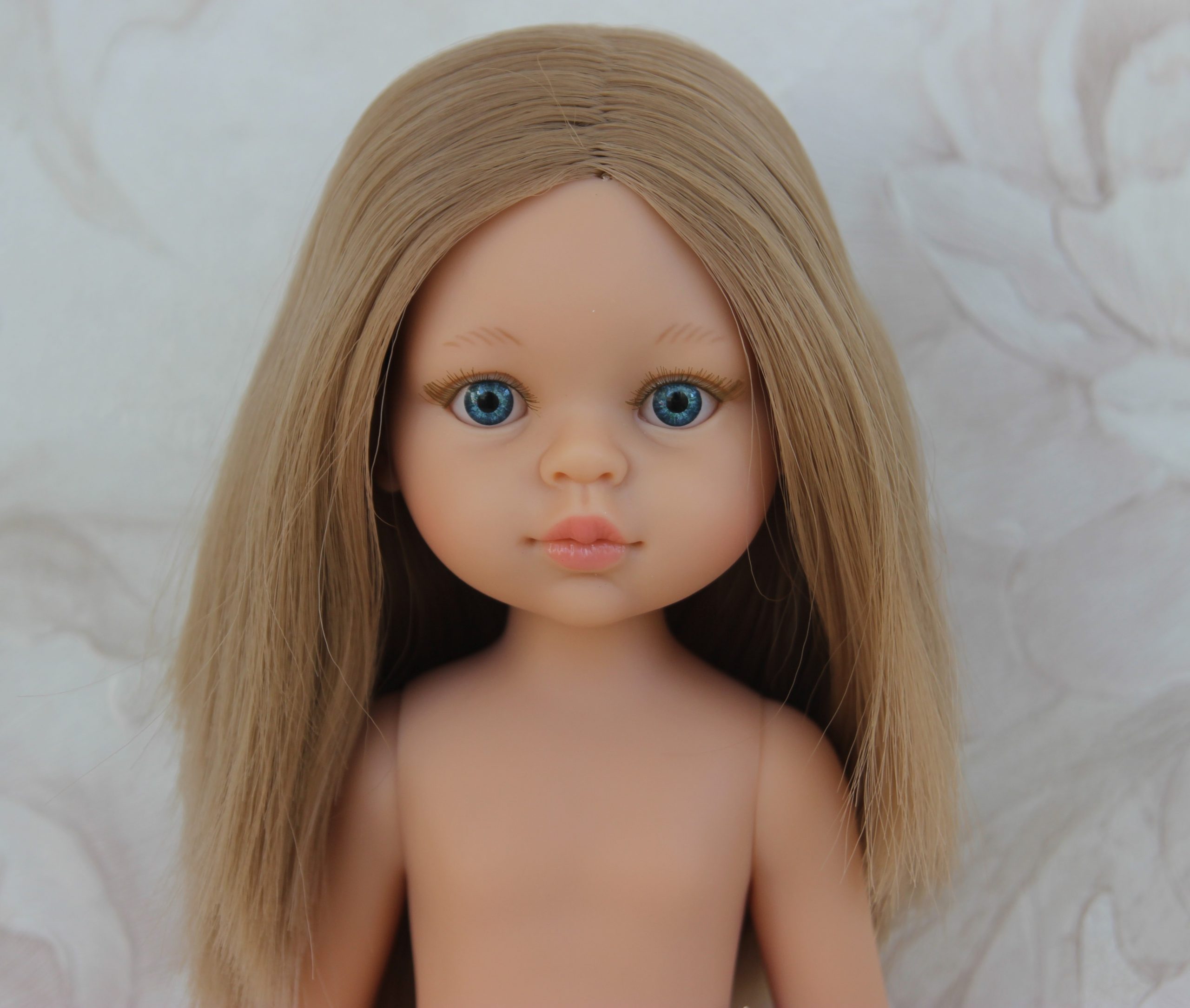 Paola Reina Карла, голубые глаза, прямые волосы, 34 см